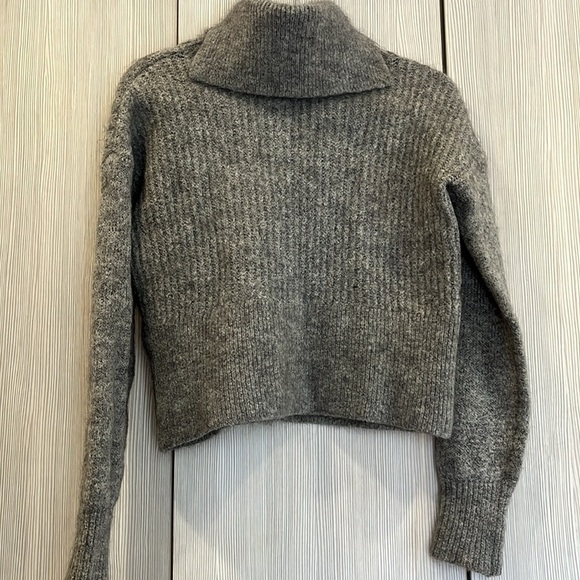& Other Stories | Mohair Wool Blend Turtleneck Sweater | Grey | Size Small - Picture 5 of 10